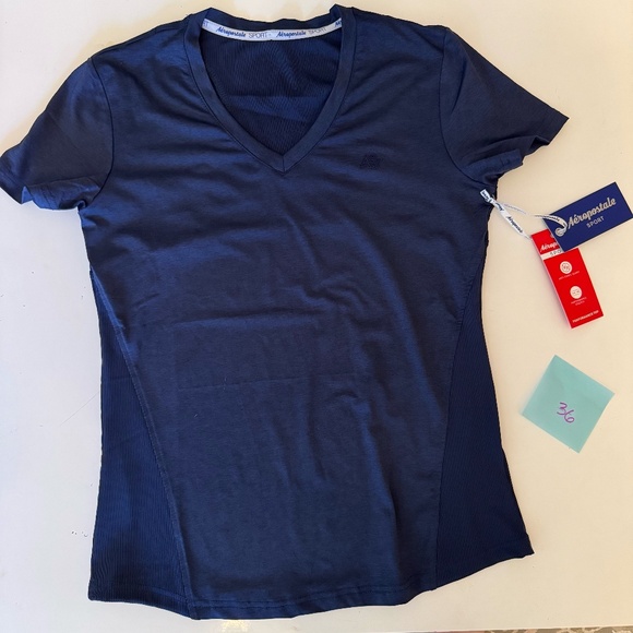 NWT Aeropostale Performance Top Medium - Picture 1 of 5